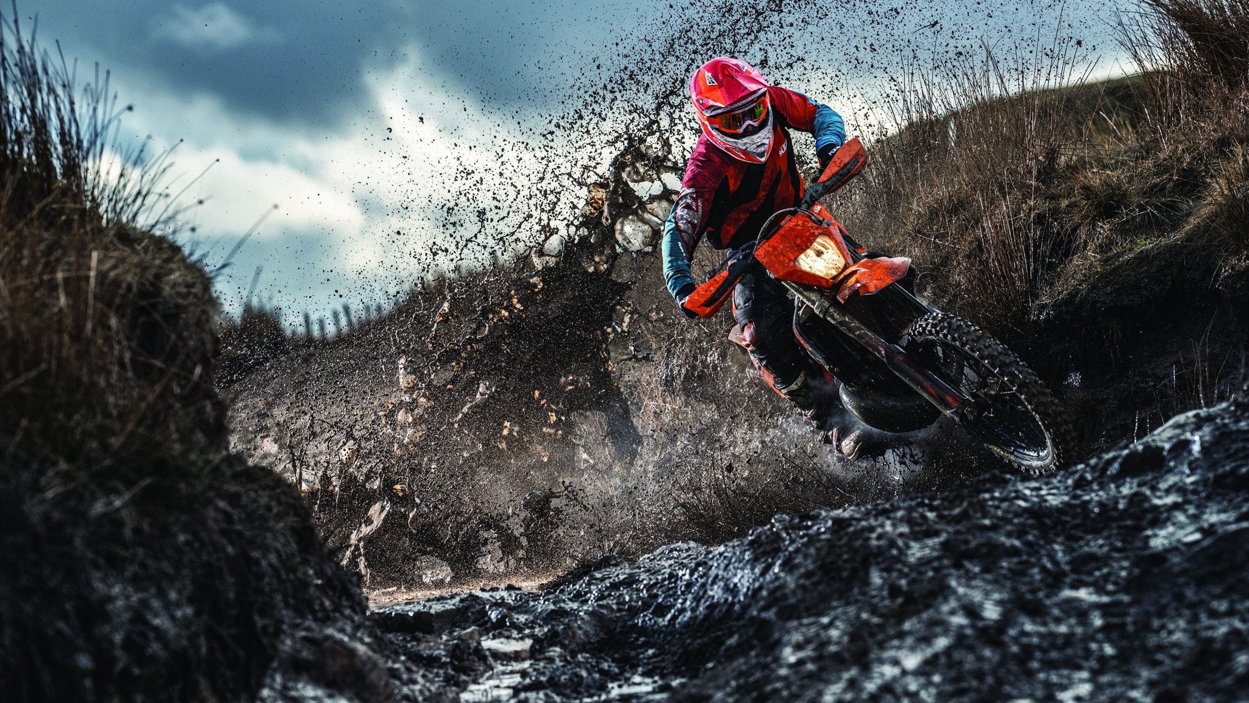 世界青少年冰雪运动挑战赛在哈尔滨火热进行，全国青少年冰雪运动特色学校